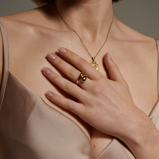Liquid Curve Ring